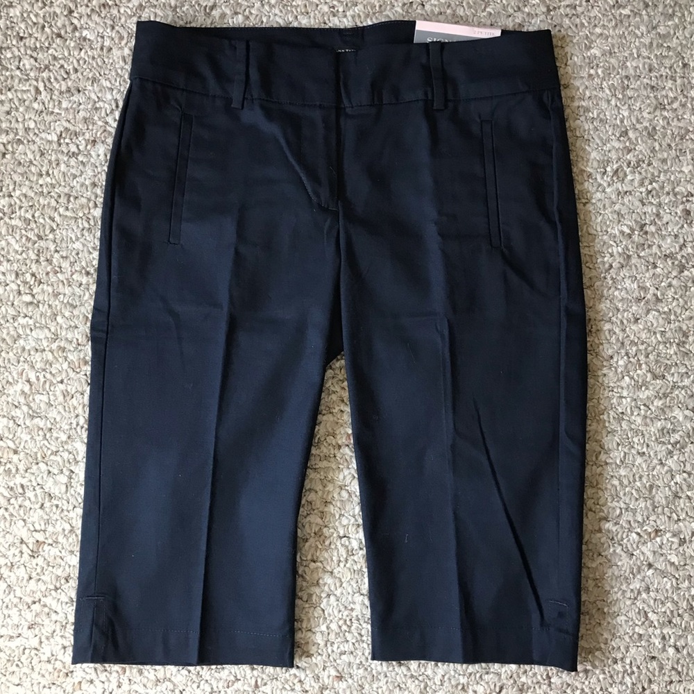 NWT Banana Republic Bermuda Shorts in Navy